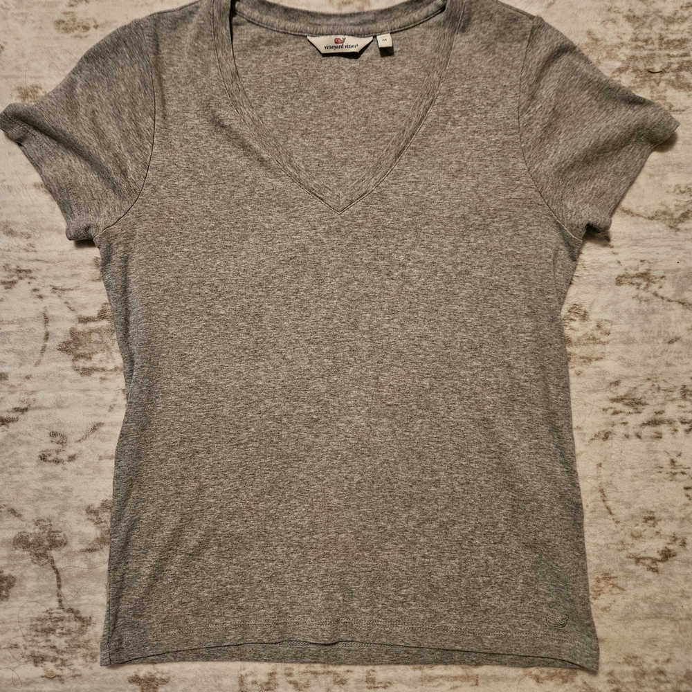 Vineyard Vines Gray V-Neck Women's Top
